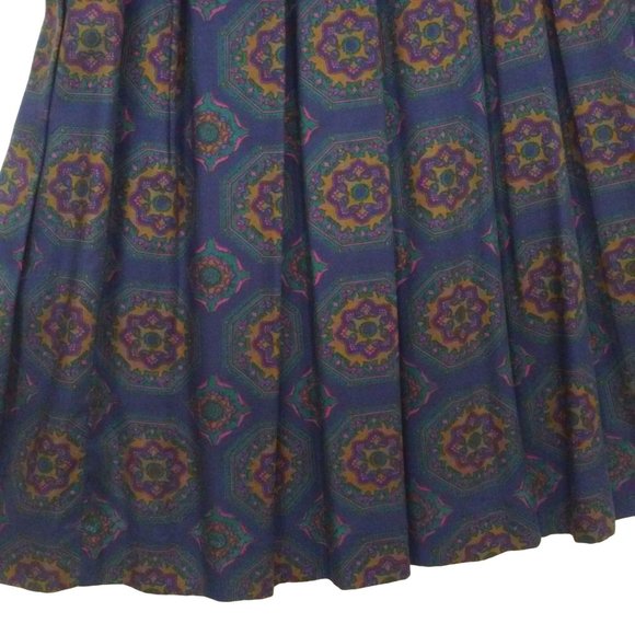 Lot of 2 Vintage Pleated Skirts M(8) Lands End SK&Co Medallions Navy Black White - Picture 5 of 10